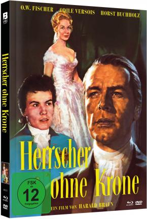 DVD-Cover des Films "Herrscher ohne Krone" von 1957. Zu sehen ist Struensee (O.W. Fischer) im Porträt im Vordergrund, dahinter Christian VII (Horst Buchholz) im Porträt und im Hintergrund Caroline Mathilde (Odile Vernois) in einem zartrosa Kleid