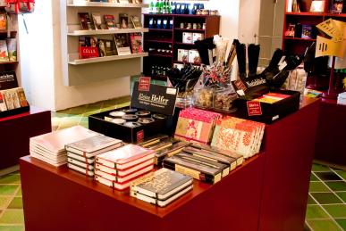 Der Museumsshop - Schöne Papeterien und Schreibwaren sowie eine Vielzahl an geschmackvollen Geschenkideen und kleinen Mitbringseln.